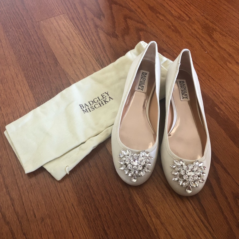 Badgley Mischka ivory ballet flats